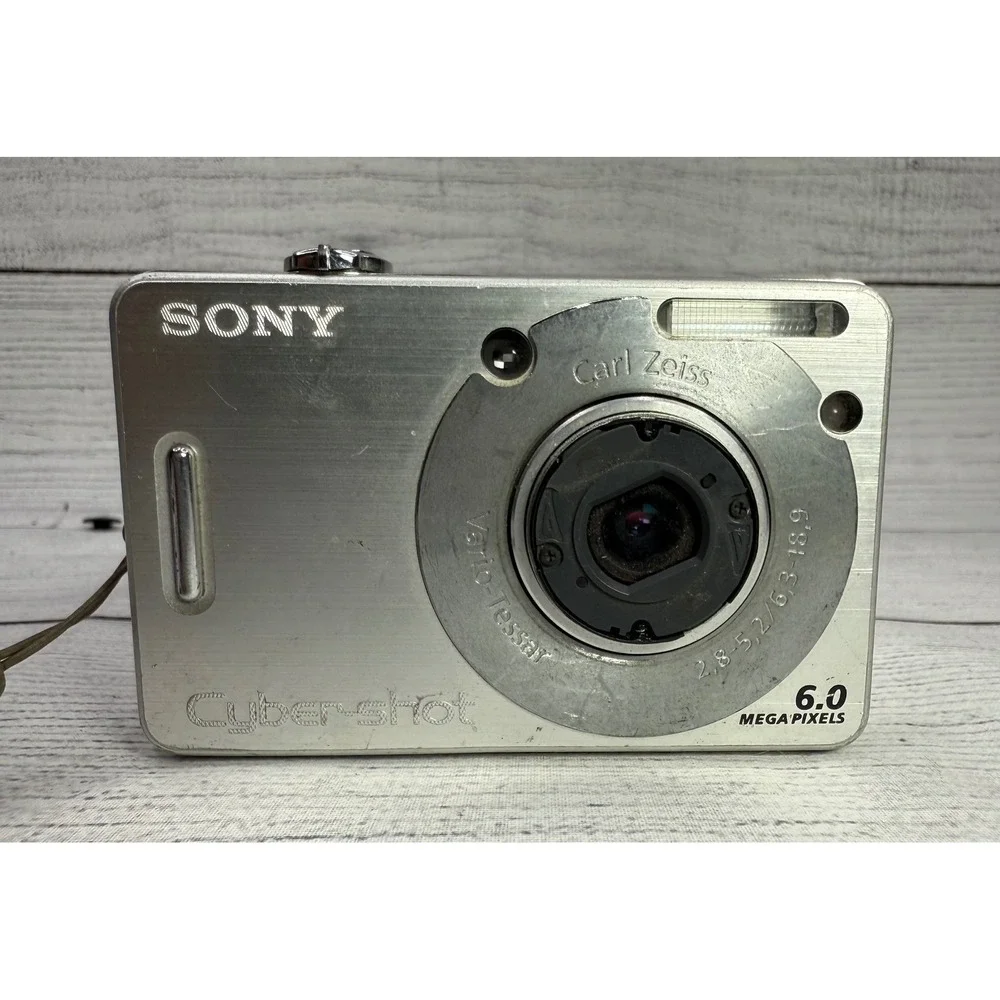 Sony Cyber-Shot DSC-W50 6.0MP Digital Camera Silver (PARTS/REPAIRS ONLY)‎